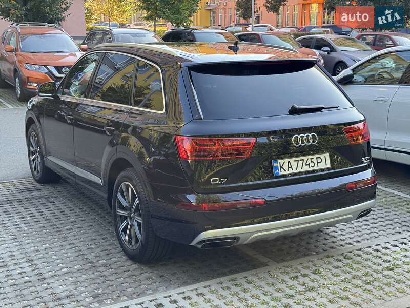 Внедорожник / Кроссовер Audi Q7 2016 в Киеве