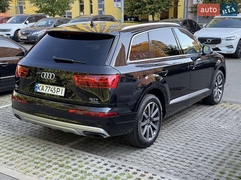 Внедорожник / Кроссовер Audi Q7 2016 в Киеве