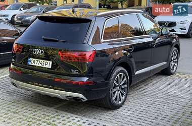 Позашляховик / Кросовер Audi Q7 2016 в 