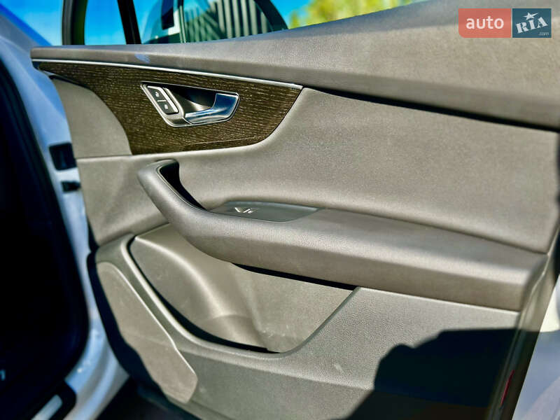 Позашляховик / Кросовер Audi Q7 2022 в Тернополі
