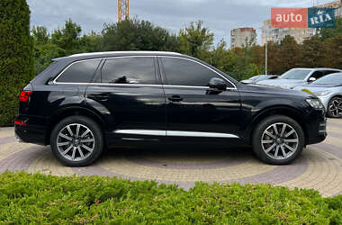 Внедорожник / Кроссовер Audi Q7 2016 в 