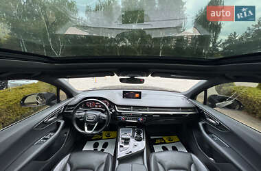 Внедорожник / Кроссовер Audi Q7 2016 в 