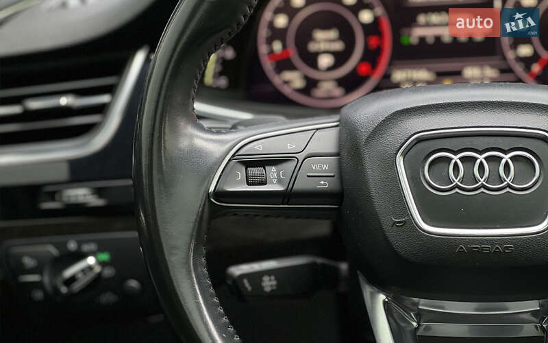 Позашляховик / Кросовер Audi Q7 2016 в Львові
