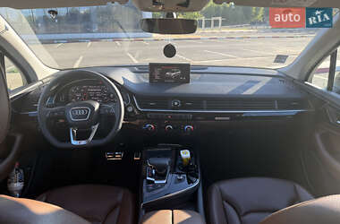 Позашляховик / Кросовер Audi Q7 2017 в 