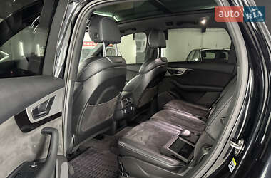 Позашляховик / Кросовер Audi Q7 2015 в 