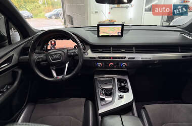 Позашляховик / Кросовер Audi Q7 2015 в 