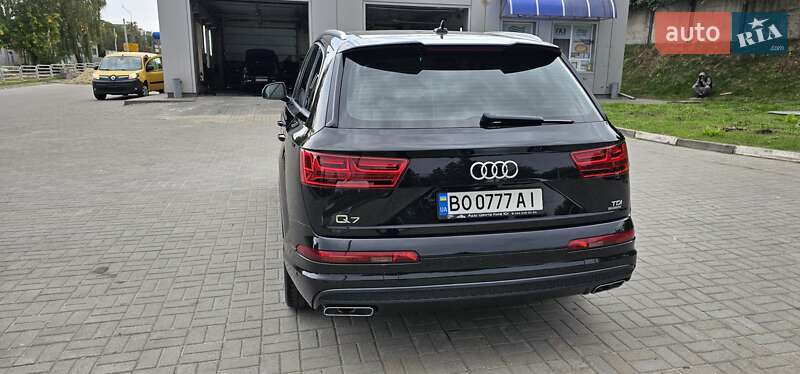 Позашляховик / Кросовер Audi Q7 2016 в Тернополі