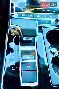 Внедорожник / Кроссовер Audi Q7 2022 в 