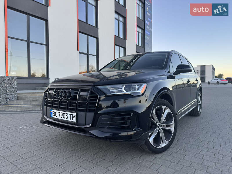 Позашляховик / Кросовер Audi Q7 2019 в 