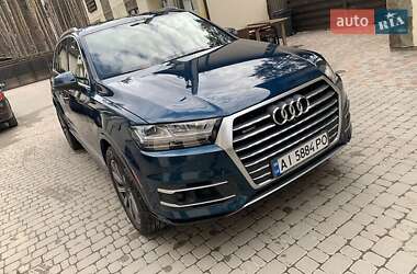 Позашляховик / Кросовер Audi Q7 2018 в 