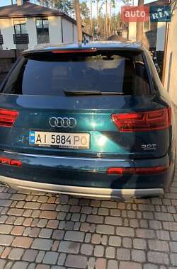 Позашляховик / Кросовер Audi Q7 2018 в 