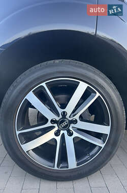 Внедорожник / Кроссовер Audi Q7 2012 в 