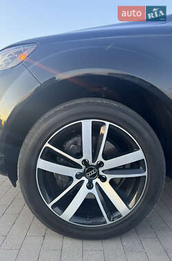 Внедорожник / Кроссовер Audi Q7 2012 в 