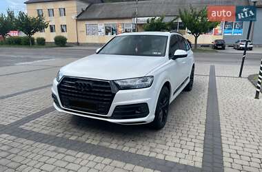 Внедорожник / Кроссовер Audi Q7 2018 в 