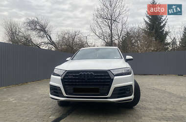 Внедорожник / Кроссовер Audi Q7 2018 в 