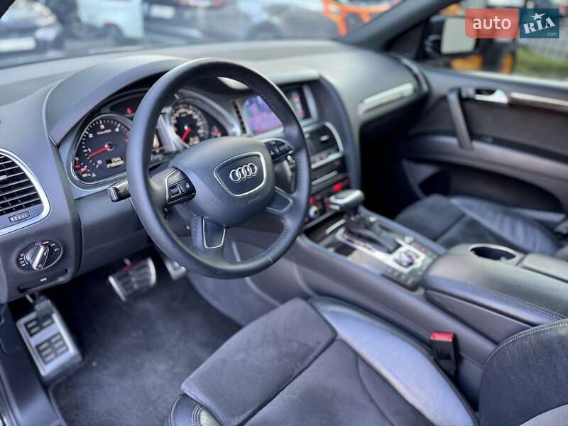 Внедорожник / Кроссовер Audi Q7 2013 в Киеве
