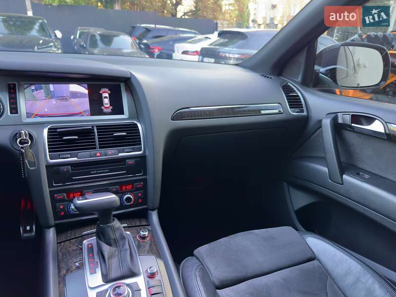 Внедорожник / Кроссовер Audi Q7 2013 в Киеве