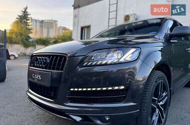 Позашляховик / Кросовер Audi Q7 2013 в 