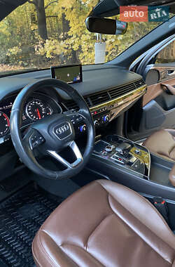Позашляховик / Кросовер Audi Q7 2017 в 