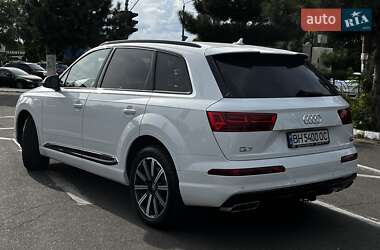 Внедорожник / Кроссовер Audi Q7 2017 в 