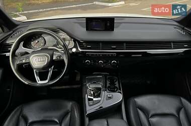 Внедорожник / Кроссовер Audi Q7 2017 в 