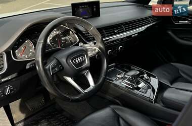 Внедорожник / Кроссовер Audi Q7 2017 в 