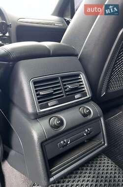 Позашляховик / Кросовер Audi Q7 2012 в 