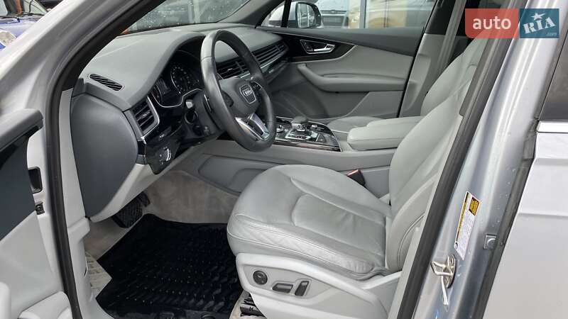 Позашляховик / Кросовер Audi Q7 2016 в Ужгороді