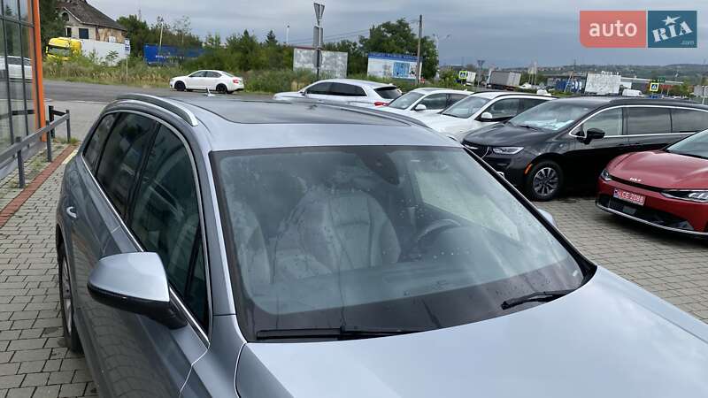 Позашляховик / Кросовер Audi Q7 2016 в Ужгороді