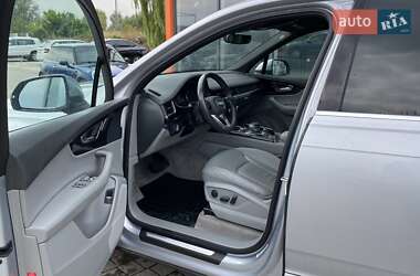 Позашляховик / Кросовер Audi Q7 2016 в 