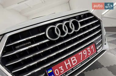 Позашляховик / Кросовер Audi Q7 2018 в 