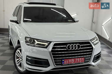 Позашляховик / Кросовер Audi Q7 2018 в 