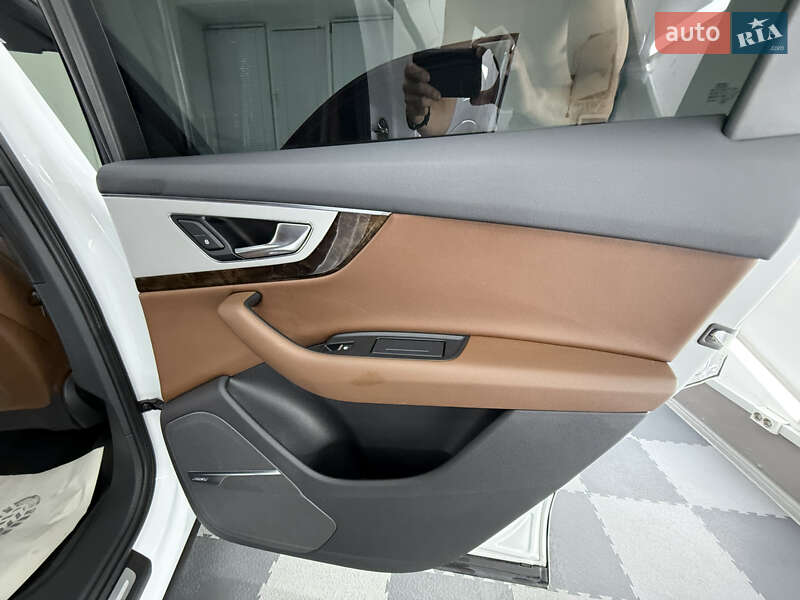 Позашляховик / Кросовер Audi Q7 2018 в Трускавці