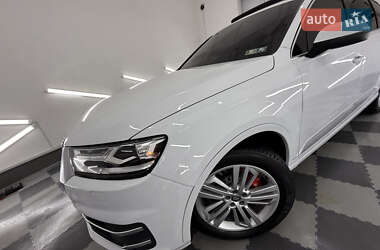 Позашляховик / Кросовер Audi Q7 2018 в 