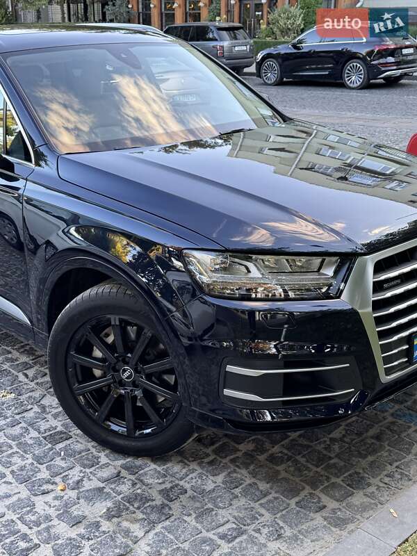 Внедорожник / Кроссовер Audi Q7 2016 в Днепре