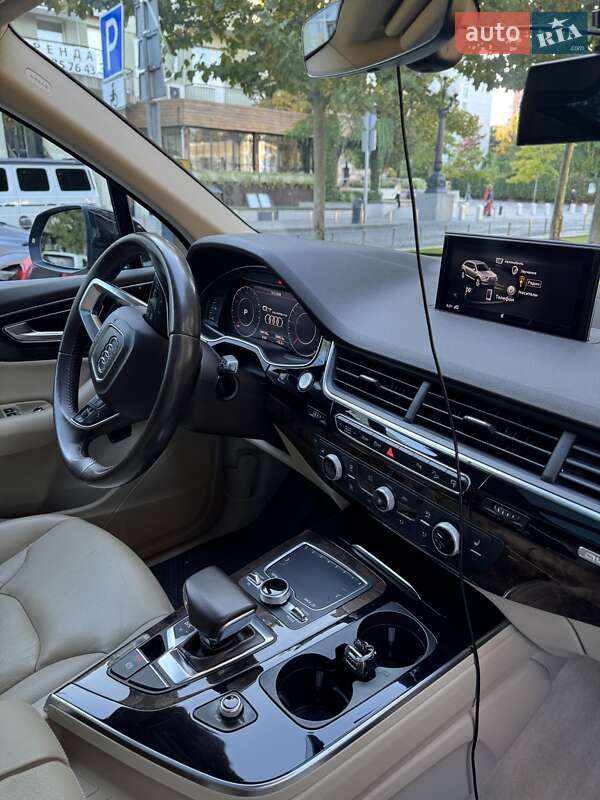 Внедорожник / Кроссовер Audi Q7 2016 в Днепре