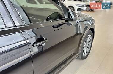 Внедорожник / Кроссовер Audi Q7 2019 в 