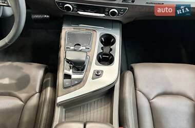 Внедорожник / Кроссовер Audi Q7 2019 в 