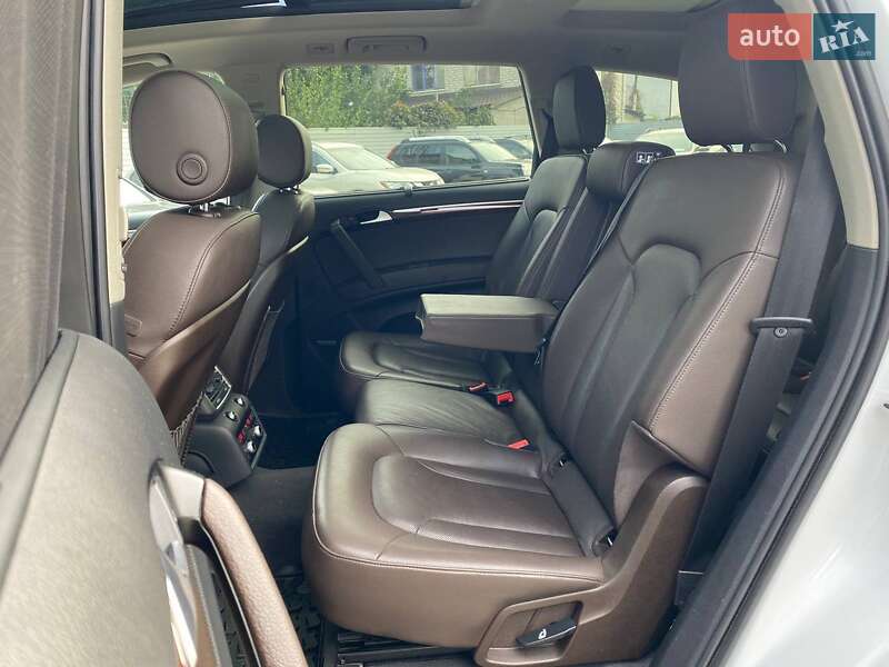 Позашляховик / Кросовер Audi Q7 2015 в Києві
