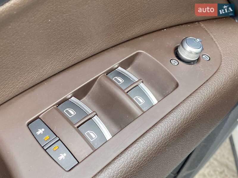 Позашляховик / Кросовер Audi Q7 2015 в Києві