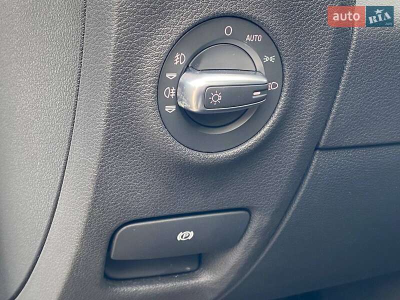 Позашляховик / Кросовер Audi Q7 2015 в Києві