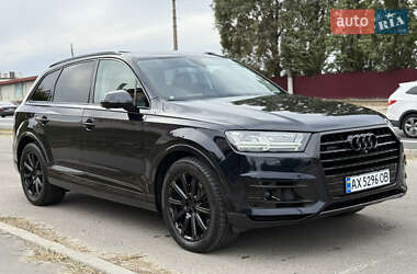 Позашляховик / Кросовер Audi Q7 2016 в 
