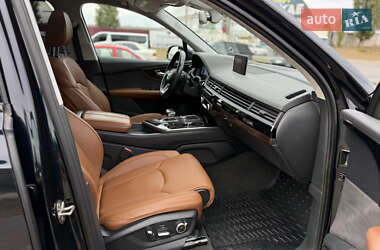 Позашляховик / Кросовер Audi Q7 2016 в 