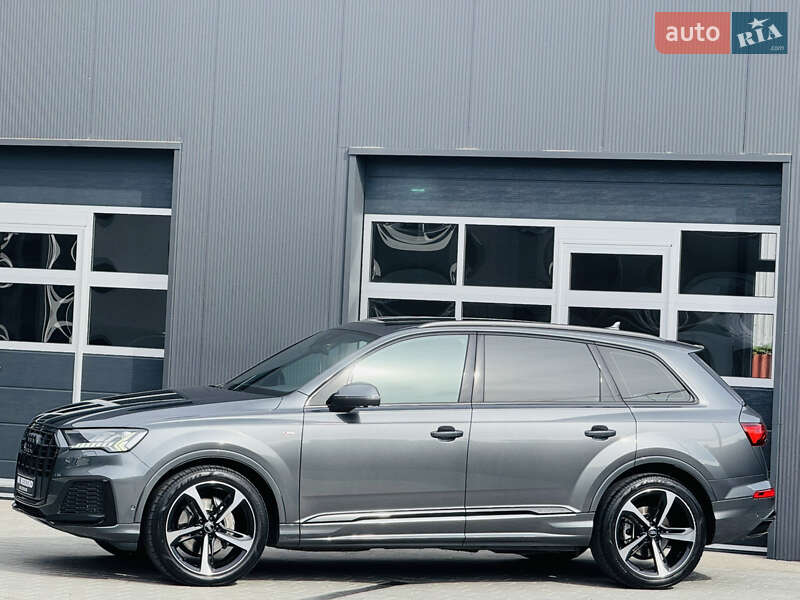Позашляховик / Кросовер Audi Q7 2020 в Мукачевому