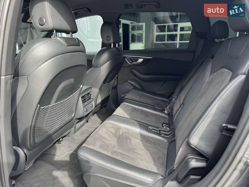 Позашляховик / Кросовер Audi Q7 2020 в Мукачевому