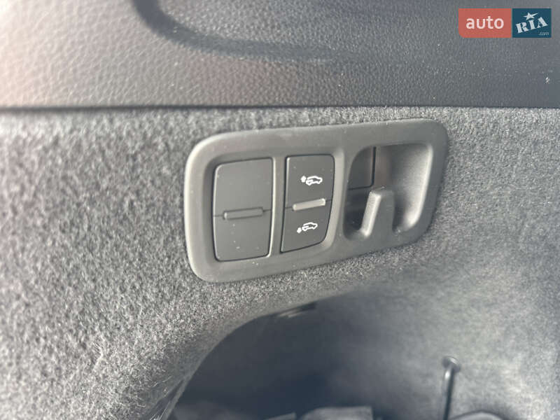 Позашляховик / Кросовер Audi Q7 2020 в Мукачевому
