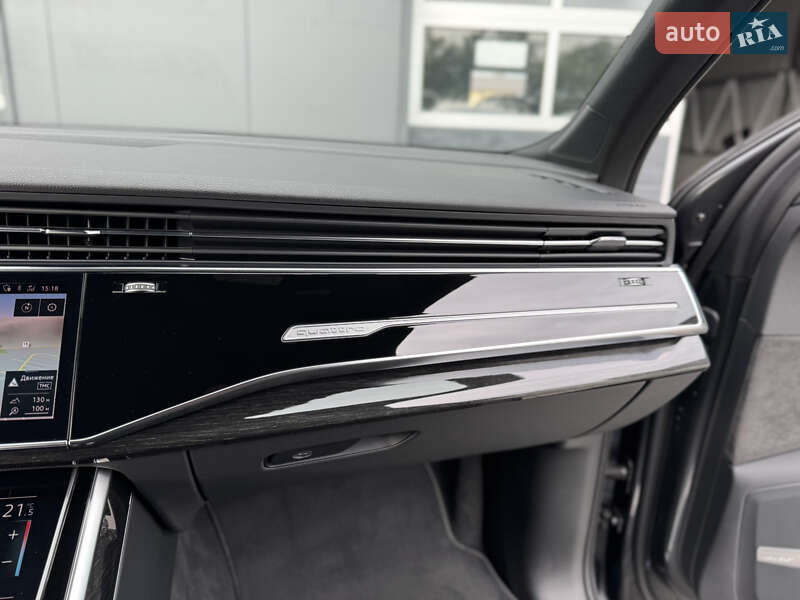 Позашляховик / Кросовер Audi Q7 2020 в Мукачевому