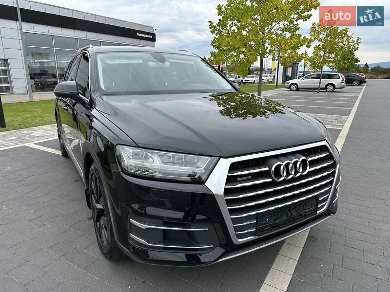 Внедорожник / Кроссовер Audi Q7 2015 в Мукачево