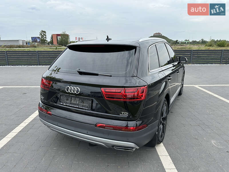 Внедорожник / Кроссовер Audi Q7 2015 в Мукачево