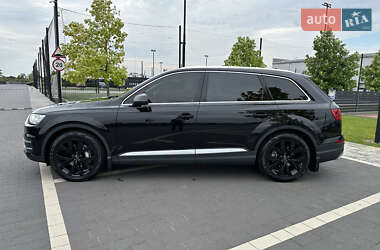 Внедорожник / Кроссовер Audi Q7 2015 в 